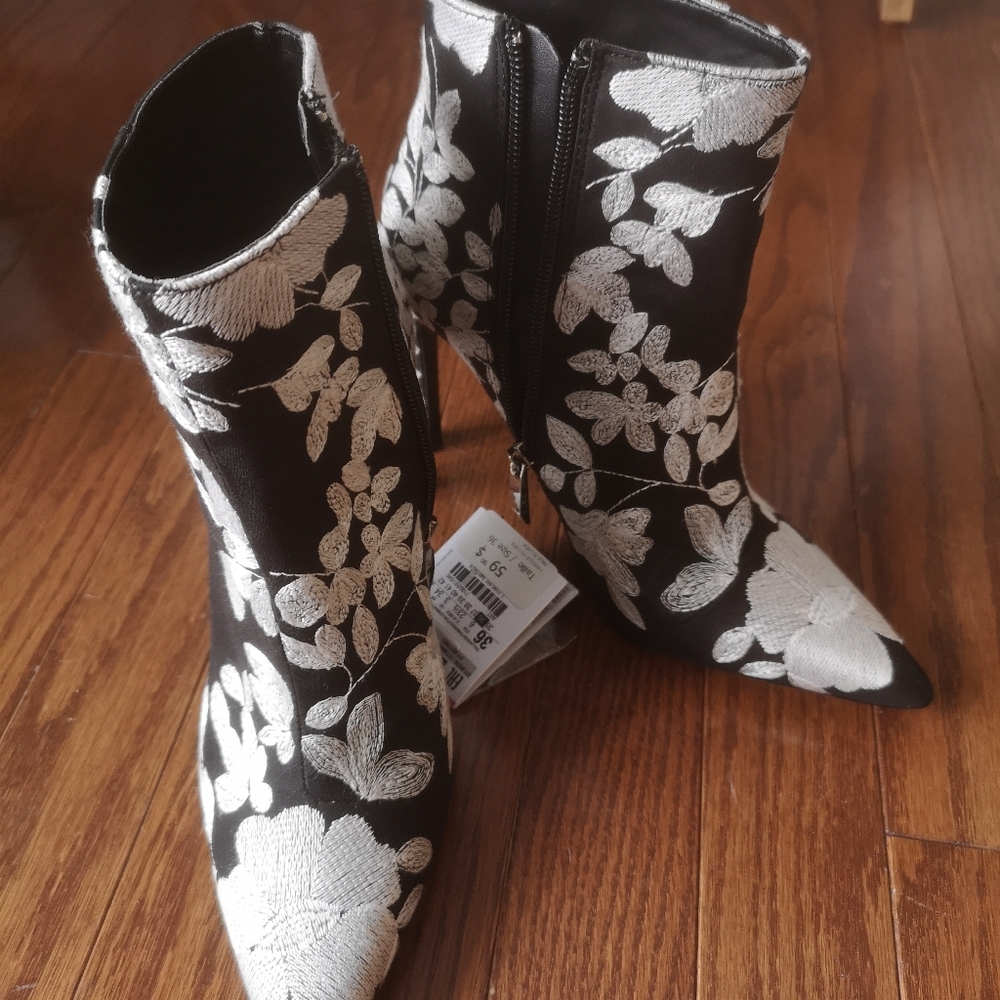 Elegant Black and White Floral Women's Boots